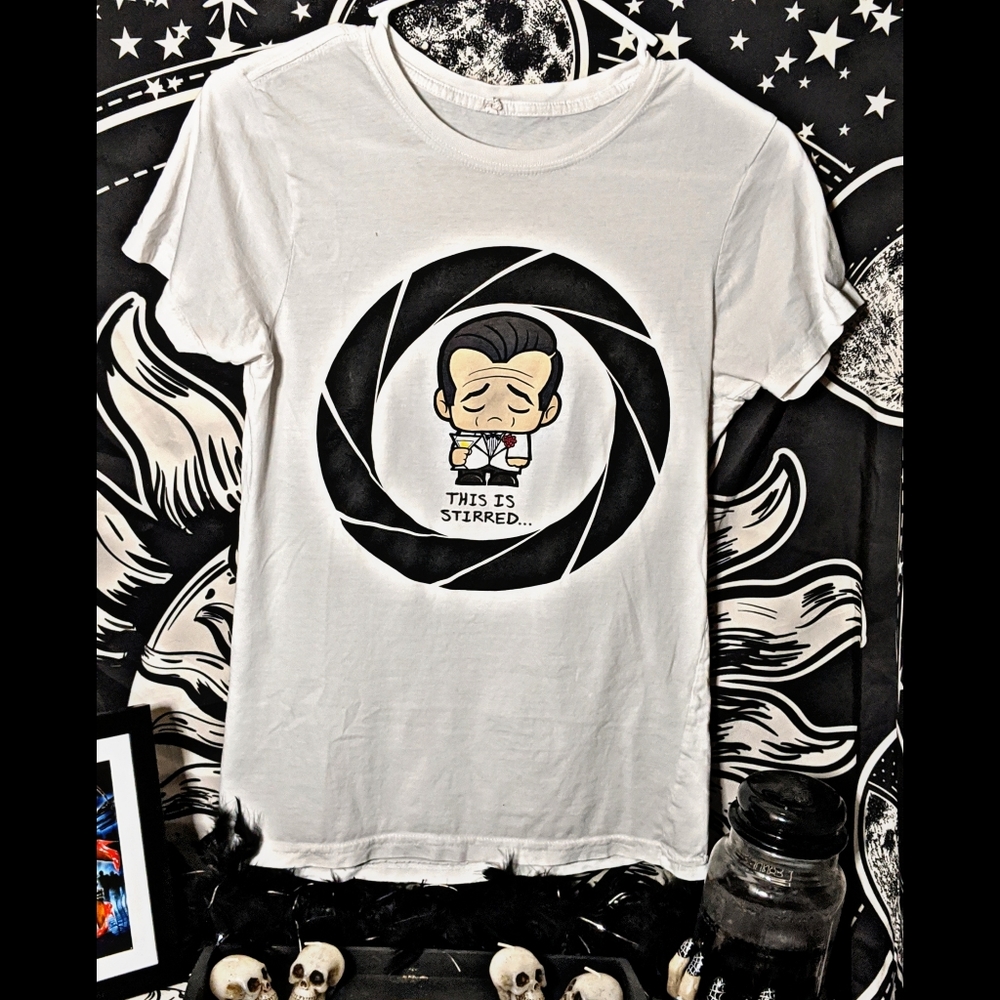 Loot Crate Short Sleeved Graphic T Shirt Medium
